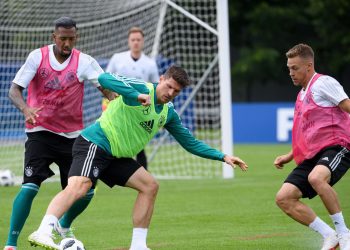 Jerome Boateng (L), Mario Gomez (C) and Joshua Kimmich during Germany's training session, Saturday