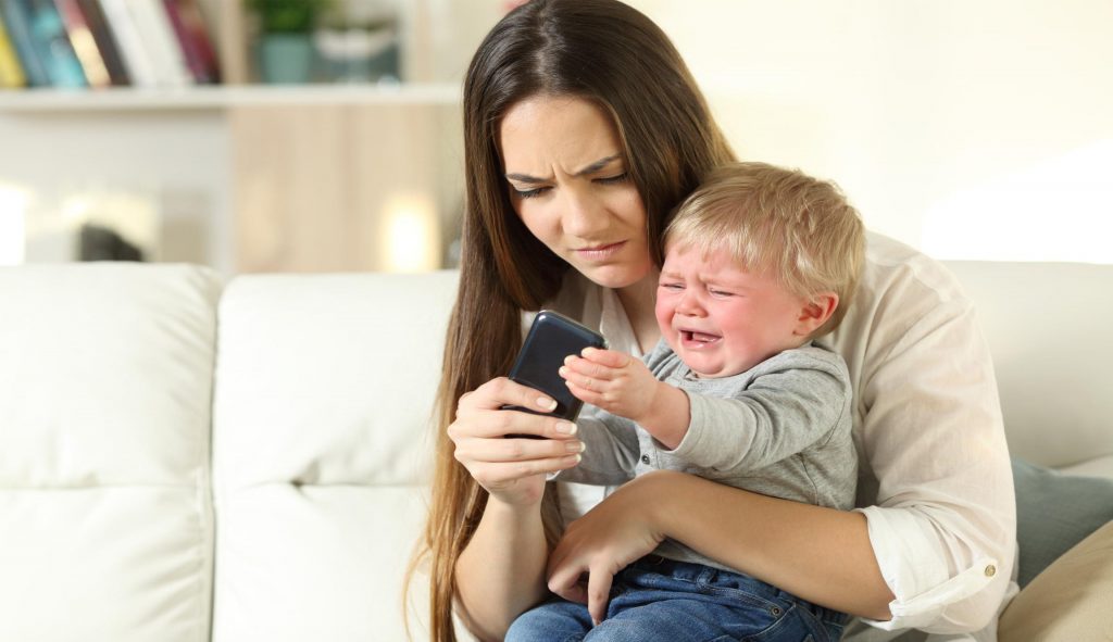 Mealtimes are not for cell phones