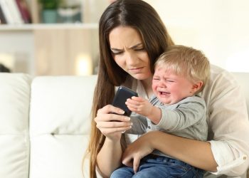 Mealtimes are not for cell phones