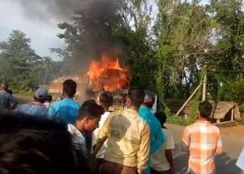 The ten-wheeler that mowed down five children burns, set ablaze by irate residents