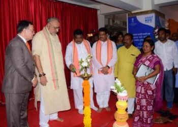 Union Ministers Jual Oram, Dharmendra Pradhan and Giriraj Singh (2nd from L) at the inauguration of Regional SC/ST Entrepreneurship Conclave-cum-Exhibition in Bhubaneswar, Thursday  	
OP photo