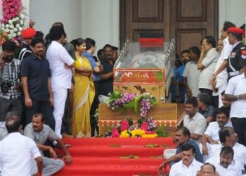 Dignitaries paying their last respects to Karunanidhi at Chennai, Wednesday.