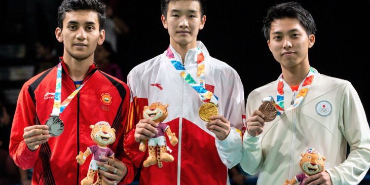 Lakshya Sen (L) along with other medallists in Buenos Aires