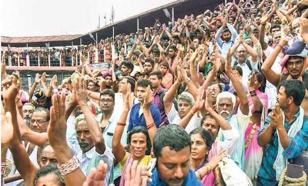 The police arrested people from Pathanamthitta - the district where the temple is located, Thiruvananthapuram, Kozhikode, Ernakulam and elsewhere.