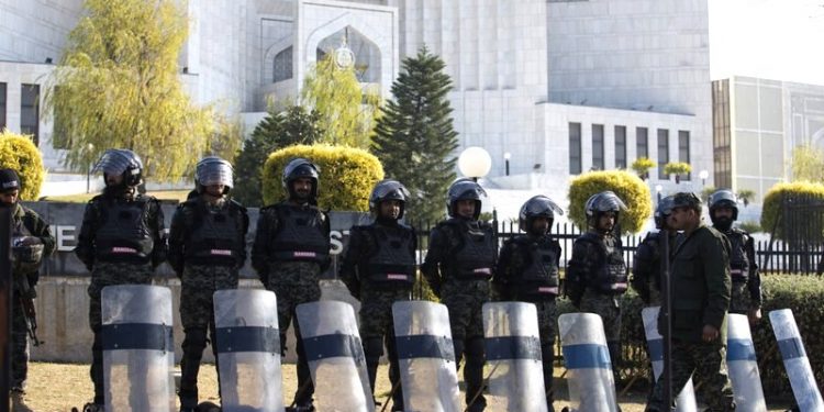 Pakistani troops surround the Supreme Court building as security is beefed up during the hearing of blasphemy case against Pakistani Christian woman Aasia Bibi, in Islamabad, Pakistan, Tuesday, Jan. 29, 2019. Pakistan's top court is to decide Tuesday whether to uphold its acquittal of the Christian woman sentenced to death for blasphemy, a move that would finally set her free and allow her to join her daughters, who have fled to Canada where they have been given asylum. (AP)