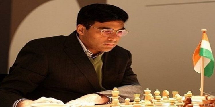 Viswanathan Anand ponders over his next move against Shakhriayar Mamedyartov at Wijk Aan Zee, Monday

       