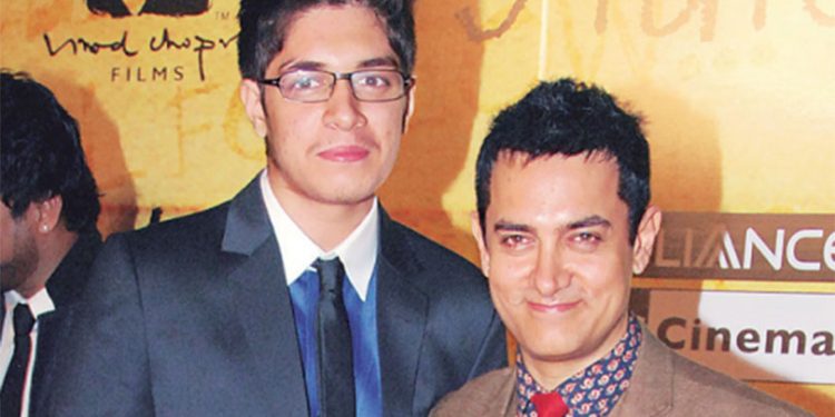 Aamir Khan looking for the right story to launch son, Junaid Khan(L)