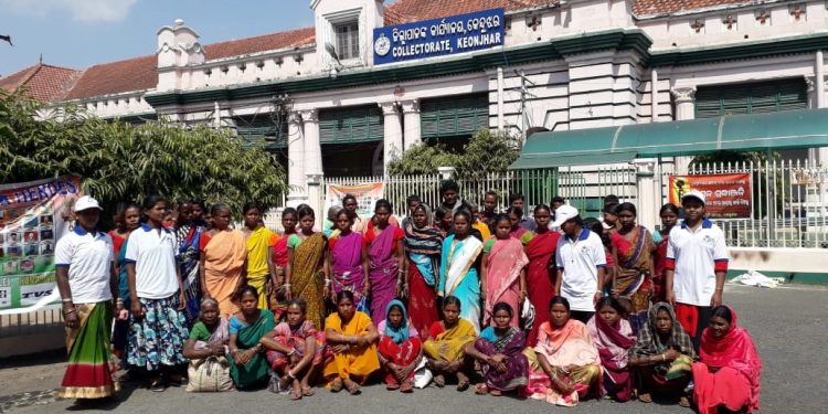 Bhuyan tribals in front of the Keonjhar Collectorate office, Wednesday