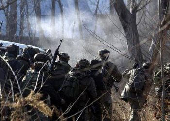 Army soldiers during an encounter with militants in Pulwama district of south Kashmir. (PTI)