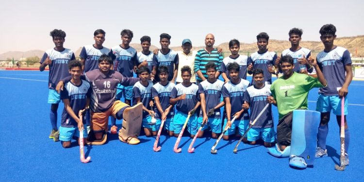 Hockey Odisha players and officials pose for a photograph after their win over Hockey Gangpur Odisha at Aurangabad, Monday      