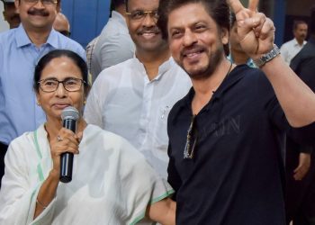 Shah Rukh Khan meets Mamata Banerjee in Kolkata