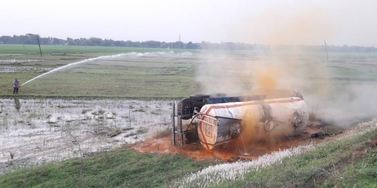 Chemical-laden tanker catches fire in Jaleswar