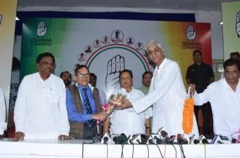 Former VIMSAR director joins Cong