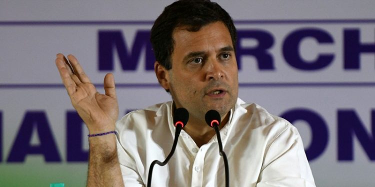 Rahul says that Modi has gifted Anil Ambani the Rafale deal and had looted Rs 30,000 crore of public money.