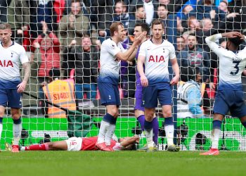 With Liverpool playing Everton Sunday, Manchester City knew they had to win to keep up the pressure and move two points clear.