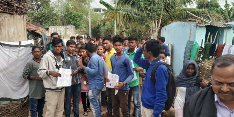 Youths participating in the ‘Gote Balti’ movement at Gadishesakal