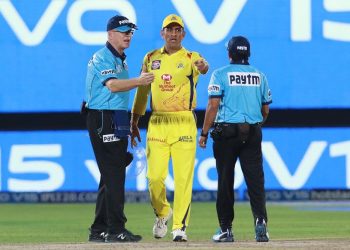 Former cricketers came down heavily on India's two-time World Cup winning captain for his act, saying the CSK skipper set a wrong precedent.