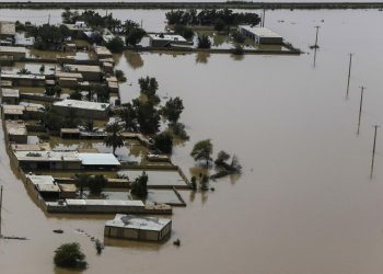 The province's governor, Gholamreza Shariati, said he ordered the evacuation of five districts as a ‘precautionary and preventive move to avert any danger’, Iran's Tasnim news agency reported. (Image: reuters)