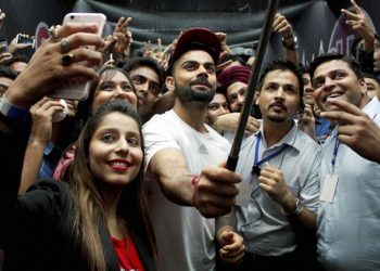 Virat Kohli posing for a selfie with fans. (Image: Representational)