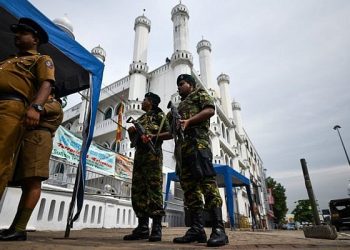 Some mosques cancelled prayers, and Sri Lanka's Muslim affairs minister called on Muslims to pray at home instead, in solidarity with churches that have closed over security fears. (Representational image)