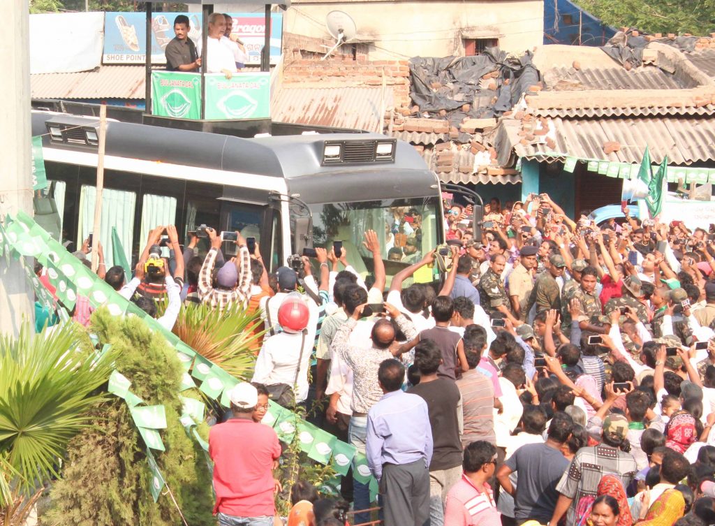 Naveen holds road show in Rourkela