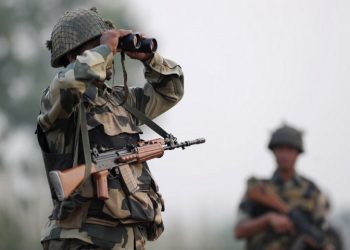 Indian Soldiers standing guard at the border (AFP)