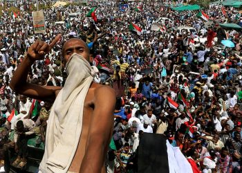 Thousands remained encamped outside Khartoum's army headquarters to keep up pressure on a military council that took power after ousting Bashir Thursday. (Image: Reuters)