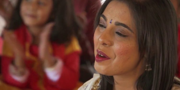 Naran performed some of the items live at the annual United Hanuman Chalisa held in Lenasia, the sprawling Indian township south of Johannesburg, Sunday.