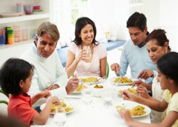  Chatting on food habits makes kids healthier: Study