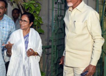 Kolkata: Andhra Pradesh Chief Minister and Telugu Desam Party President N Chandrababu Naidu with West Bengal Chief Minister and Trinamool Congress chief Mamata Banerjee, at her residence in Kolkata, Monday, May 20, 2019. (PTI Photo) (PTI5_20_2019_000104B)