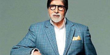 Amitabh Bachchan calls himself absolute 'besura' singer