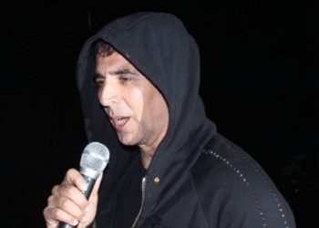 Akshay Kumar dodges question about not voting