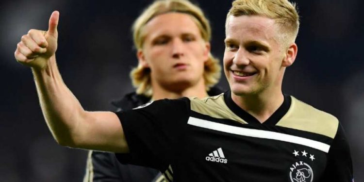 Donny van de Beek celebrates after his goal against Spurs, Tuesday