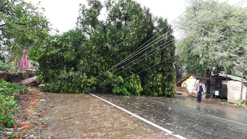 Thunderstorm kills man,wreaks havoc in Kalahandi