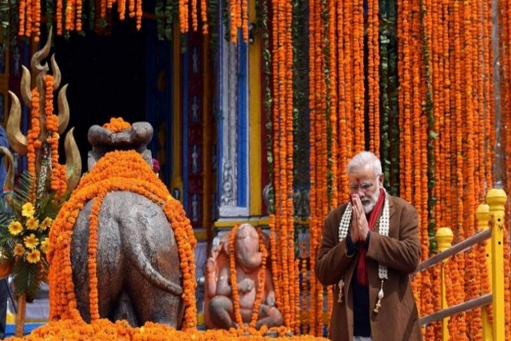 PM offers prayers at Kedarnath