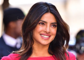 Desi girl Priyanka Chopra's Instagram family enjoys 40 mn followers