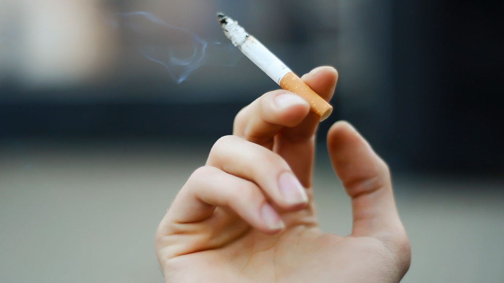 Smoking increases bladder cancer risk in women