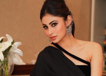 ‘Naagin’ girl Mouni Roy’s latest photo will make you go wild