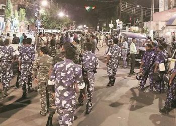 Police officers led by Barrackpore Police Commissioner Manoj Kumar Verma conducted route marches to reassure people of peace.