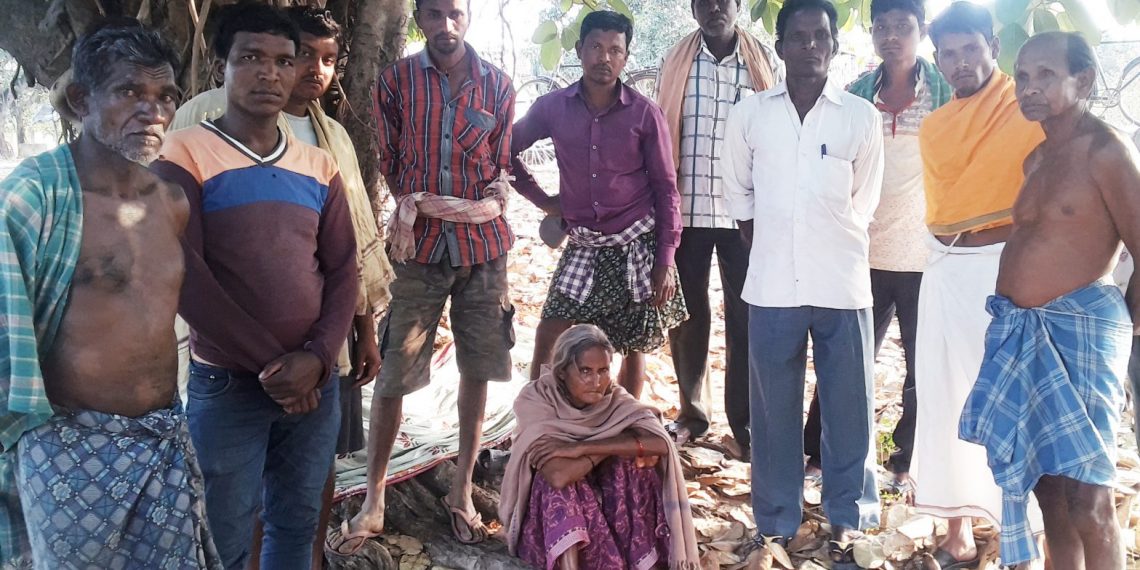 Chhattisgarh woman spends nights under banyan tree in Sambalpur ...