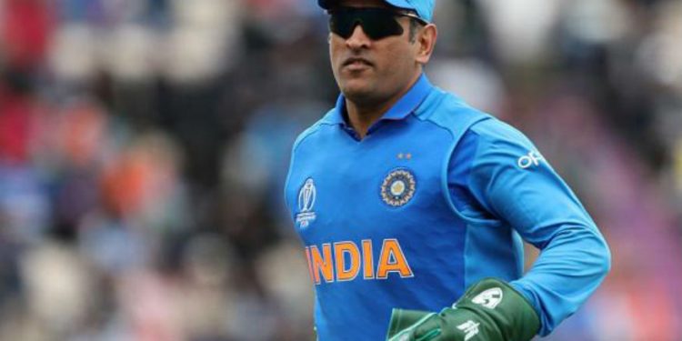 Dhoni's gloves sported the ‘Balidan badge’ of the parachute regiment's special force during India's opening world cup match against South Africa in Southampton in England May 5.