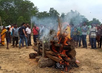 martyred Odia soldier Ajit Sahu cremated in Badasuanla