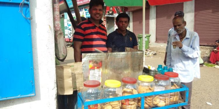 Friendship brews into tea stall partnership