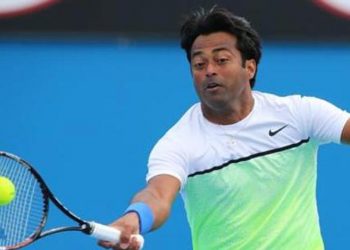 Paes and his Kiwi teammates, seeded third, lost 6-3, 6-7(8), 9-11 to the unseeded combo of Marcel Granollers and Sergiy Stakhovsky.