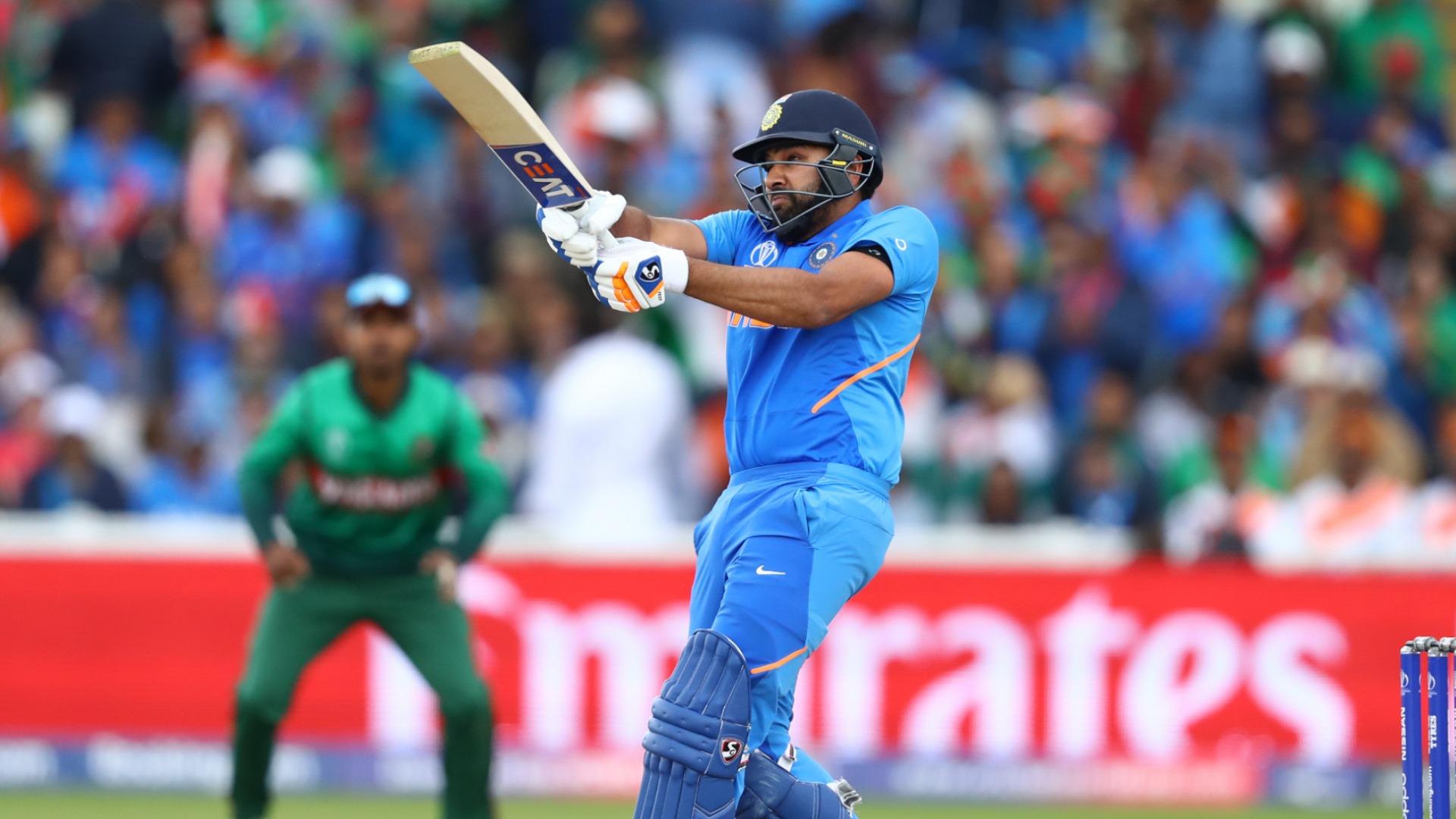 Player right. Крикет игрок. Rohit Sharma Wallpapers.