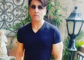 Shekhar Suman shocked after finding this inside his cold-drink bottle