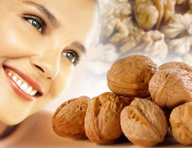 Walnuts-for-Glowing-Skin