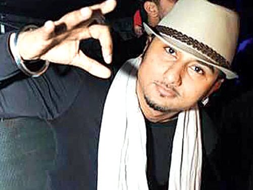  Rapper Honey Singh booked for lewd lyrics