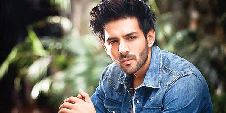 Kartik Aryan caught dancing with an actress; no it is not Sara Ali Khan