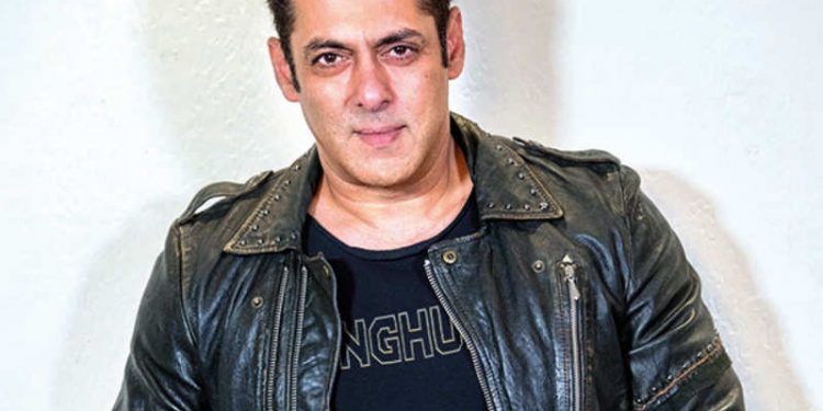 Salman completes 31 yrs in B'wood, thanks film industry